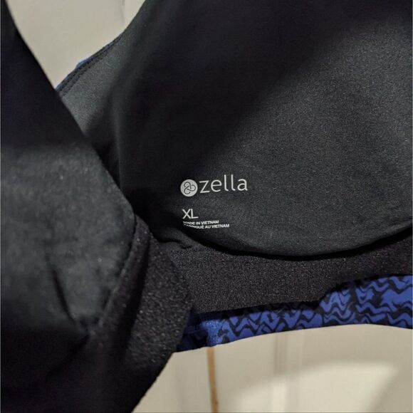 New Zella | Live-In Racerback Bra in Blue Twilight Wave Print - Picture 6 of 10